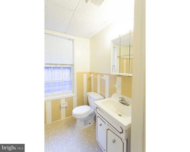 Building Photo - 901 Clinton St