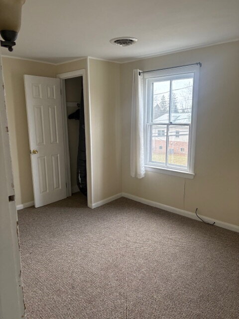 Building Photo - "Charming 4-Bedroom Home on Linglestown Rd – Your Harrisburg Haven Awaits!"