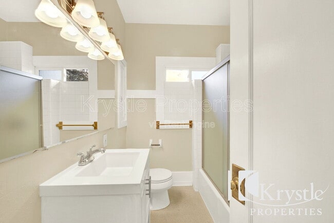 Building Photo - 1026 Carolina St