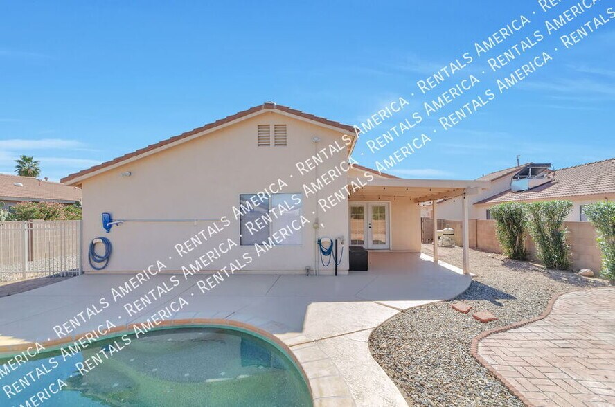 Building Photo - 4976 W Rosebay Dr