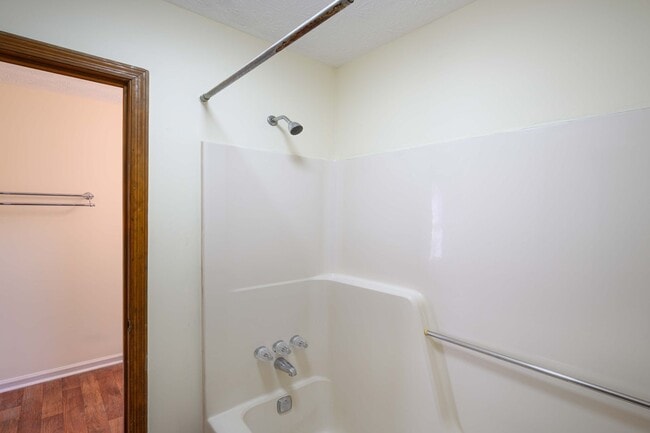 Building Photo - Magnolia Drive Duplex