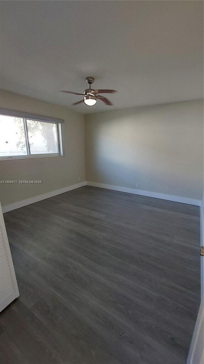 Building Photo - 2312 Van Buren St