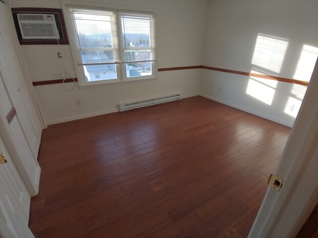 Building Photo - 2 Bedroom Townhouse in Penn Farms.