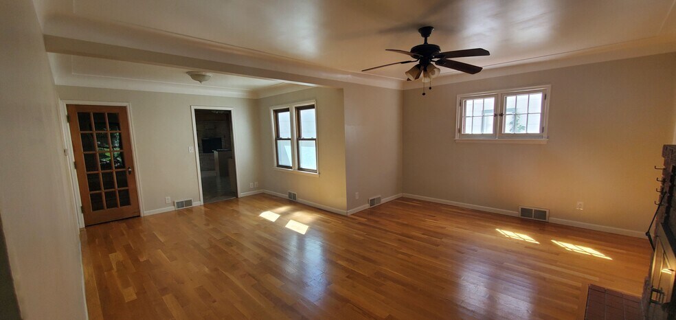 Building Photo - 2923 Arthur St NE