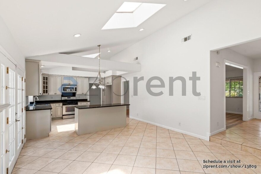 Building Photo - 1400 Arkell Rd