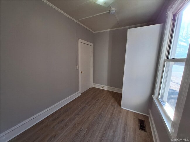 Building Photo - 69 Greenkill Ave