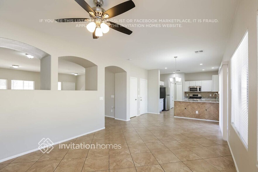 Building Photo - 2920 W Keim Dr