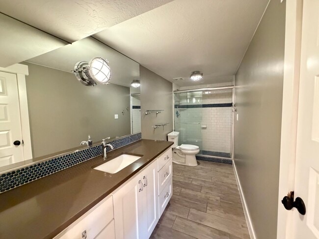 Building Photo - SPACIOUS PROPERTY DOWNTOWN FOR RENT!