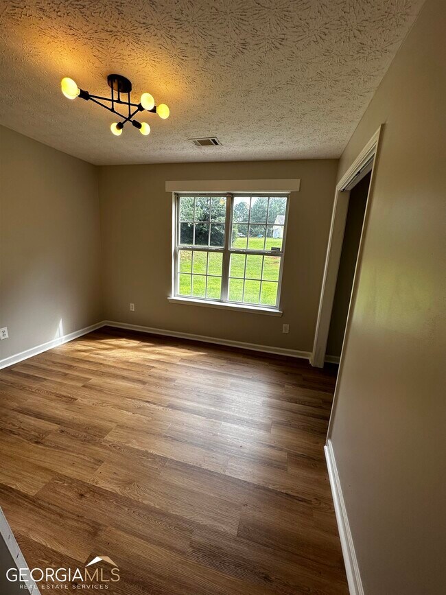 Building Photo - 641 Honey Creek Rd