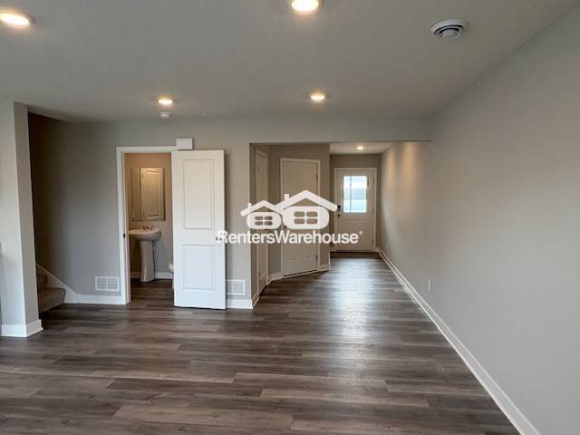 Building Photo - 5129 Stable View Dr