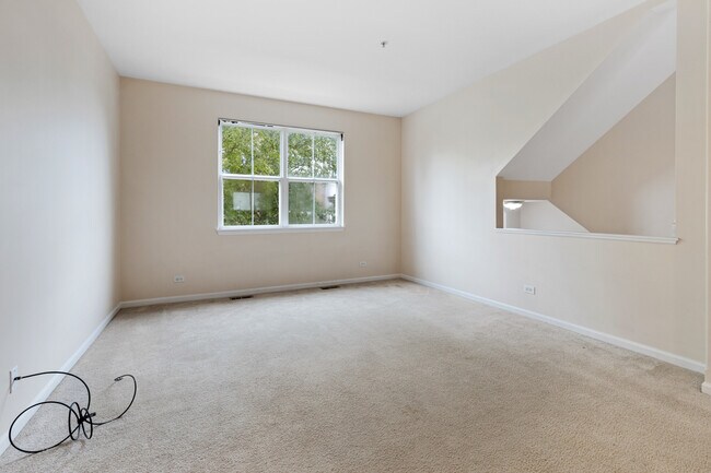 Building Photo - 106 Rosehall Dr