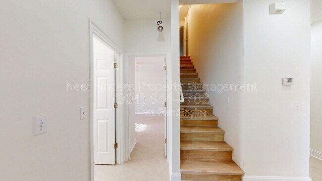 Building Photo - 10061 Vineyard Lake Rd E