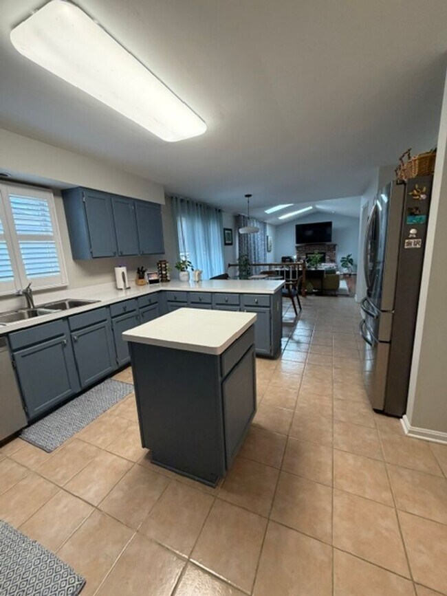 Building Photo - SPACIOUS SF HOME IN GERMANTOWN