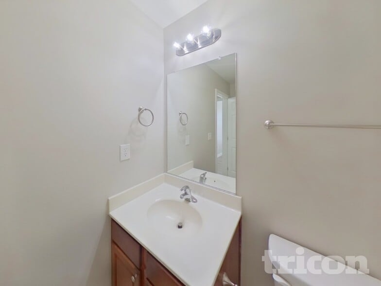 Building Photo - 11821 Royal Castle Ct