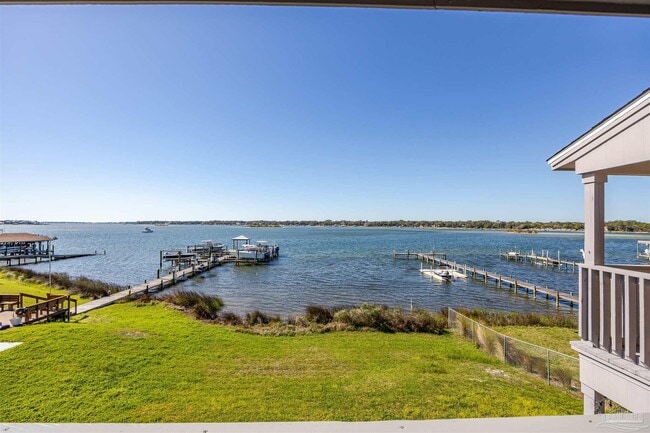 Building Photo - 14180 River Rd