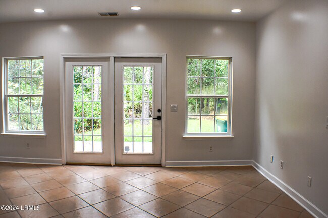 Building Photo - 43 Blue Haw Ct