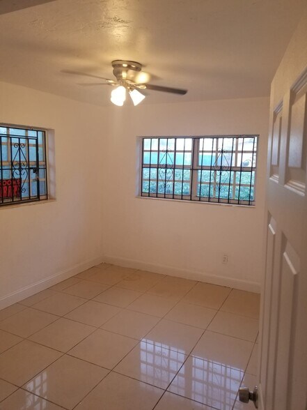 Building Photo - 7043 NW 6th Ct