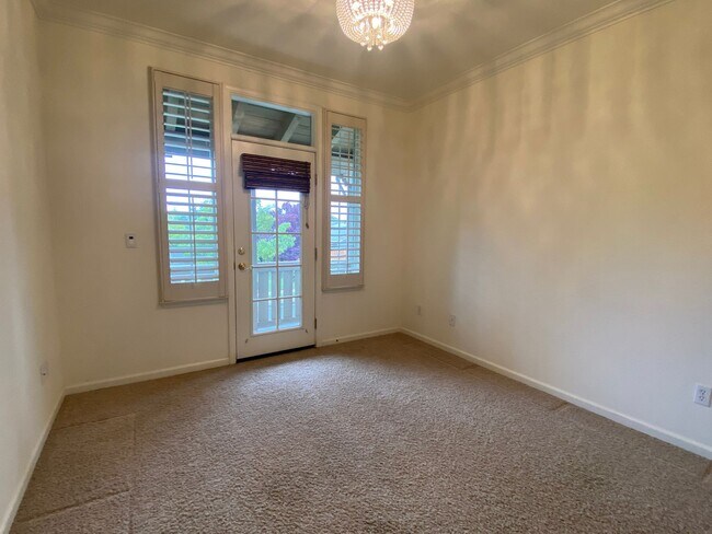 Building Photo - CLEAN AND SPACIOUS 4 BED, 2.5 BATH WITH COVERED BACK PATIO AND LUSH LANDSCAPING IN WESTLAKE COMMU...