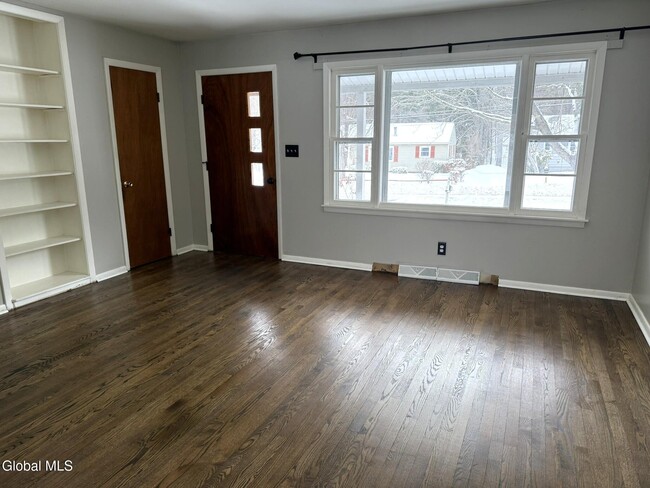 Building Photo - 10 Willey St