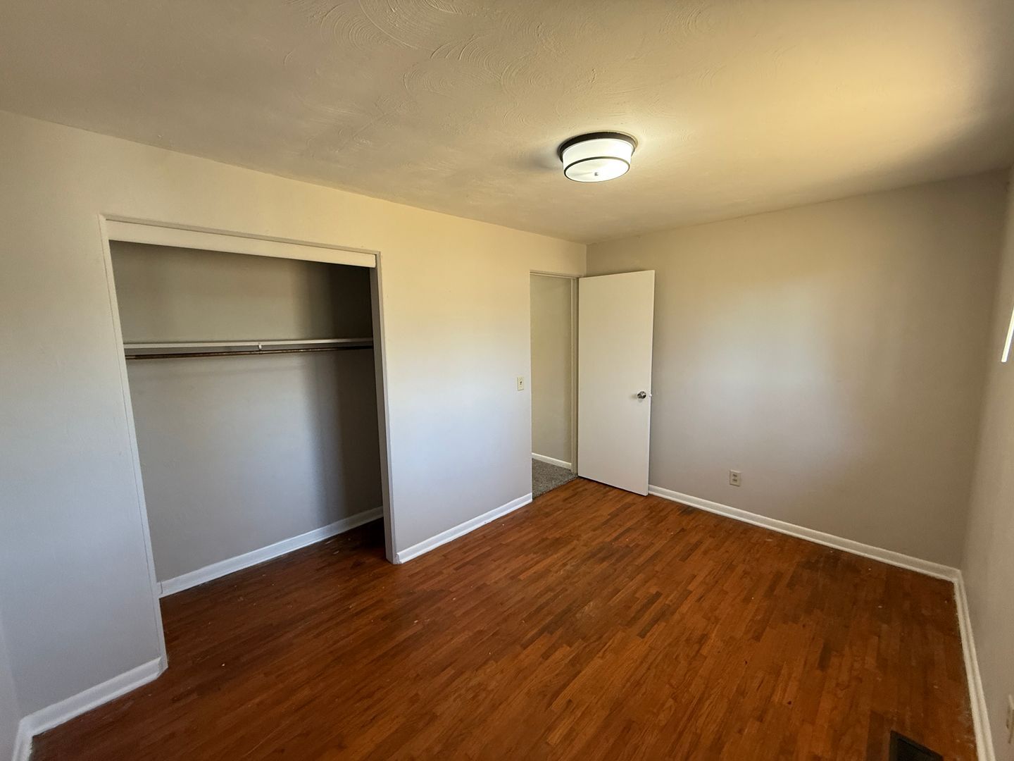 Building Photo - 4918 Dwight Dr