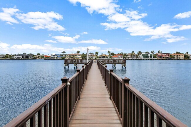 Building Photo - 3606 S Ocean Blvd