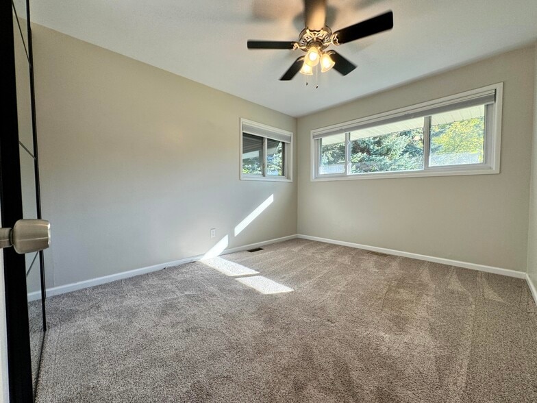 Building Photo - 24461 Willow Ln