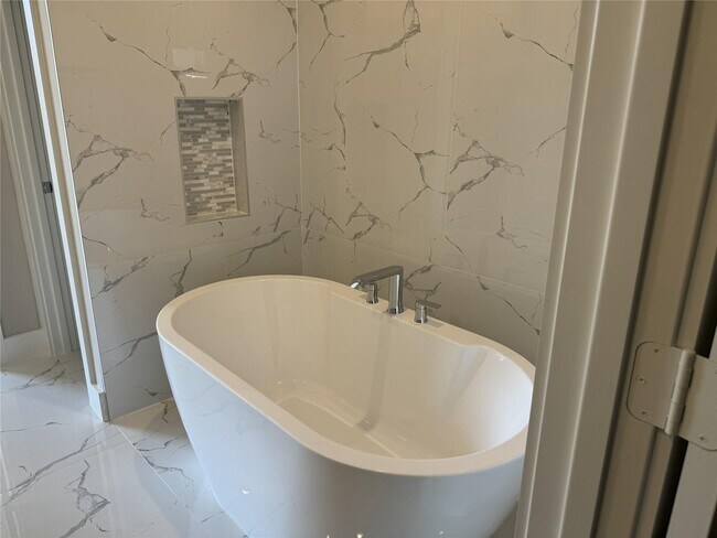 Building Photo - 540 Janisch Rd