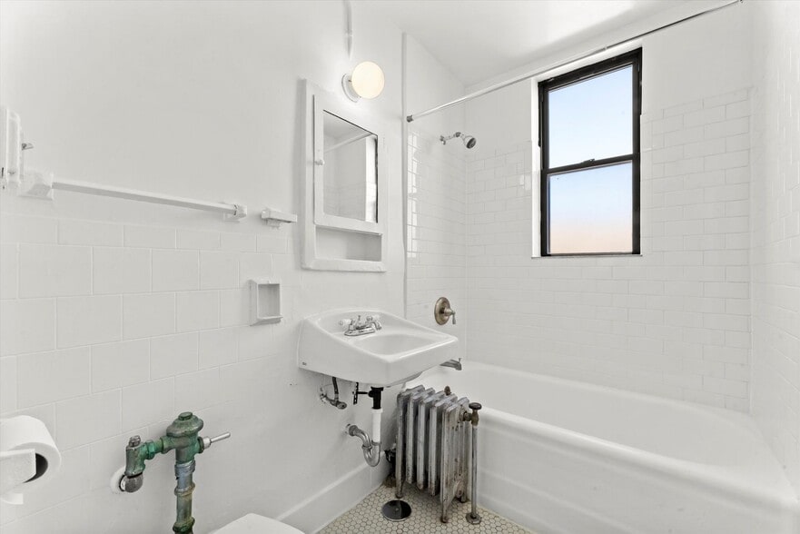 Building Photo - 2770 N Milwaukee Ave