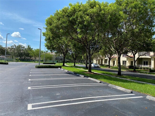 Building Photo - 1978 SE 23rd Terrace