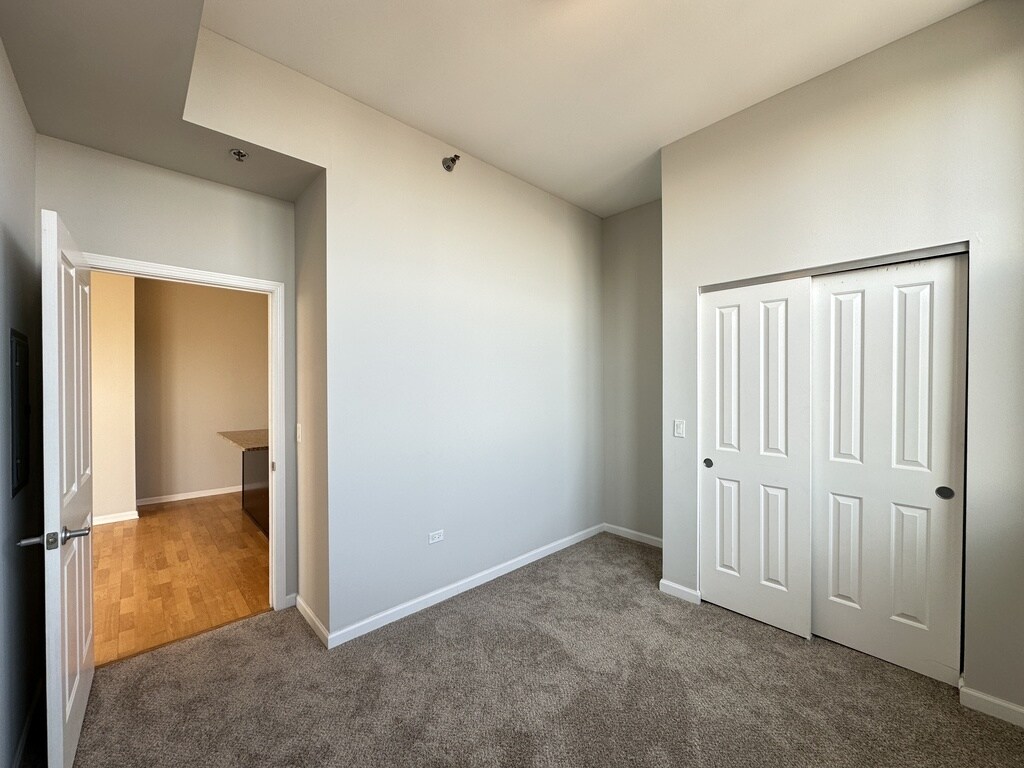 Building Photo - 1464 S Michigan Ave