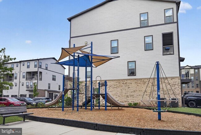 Building Photo - 20957 Bluebird Sq