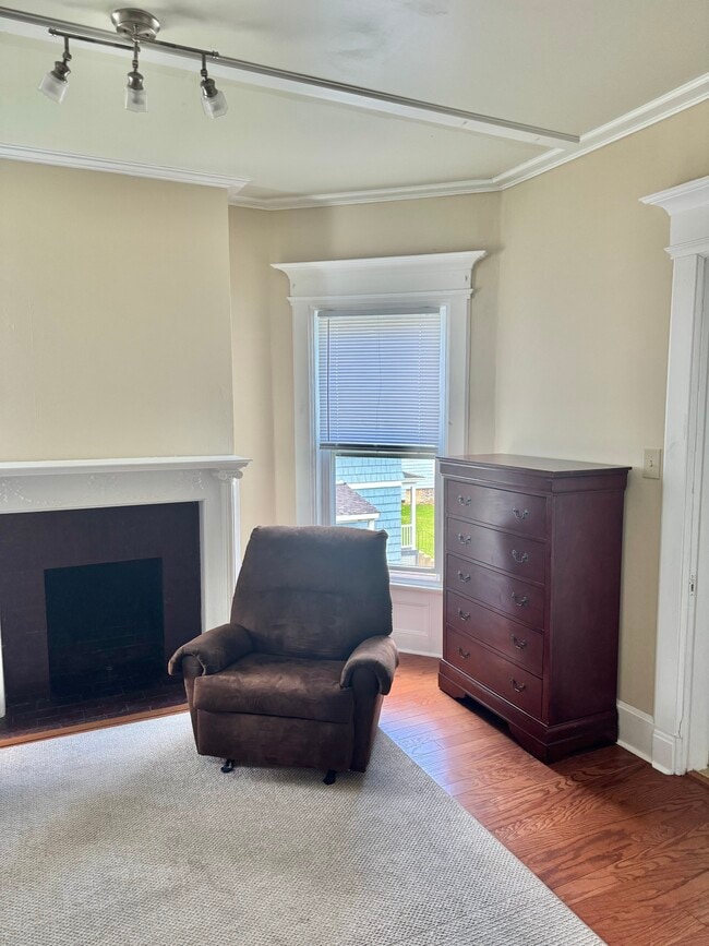 Building Photo - 217 Keyes Ave