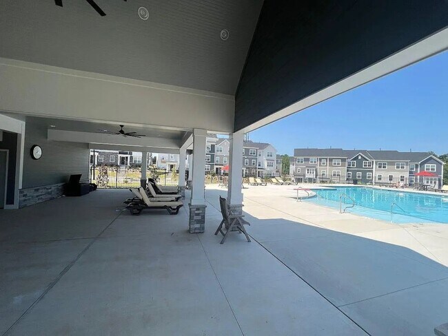 Building Photo - Charming 3BR Townhome in Wake Forest