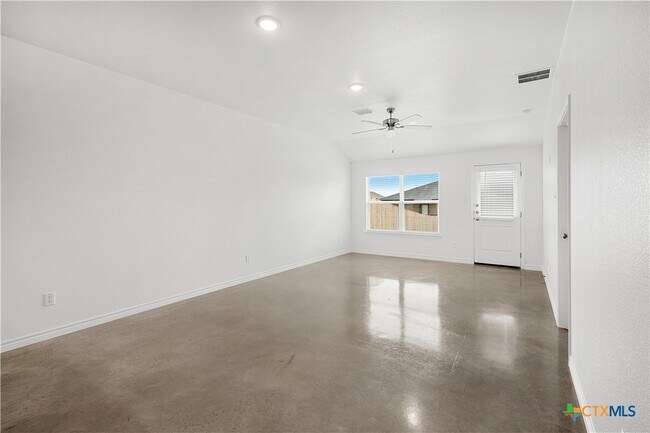 Building Photo - 1230 Concord Dr