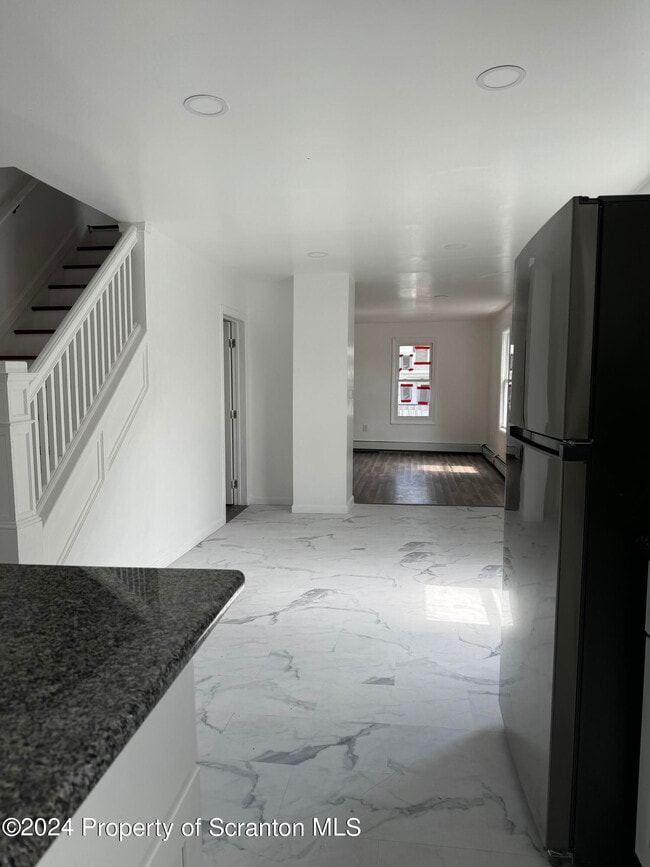 Building Photo - 1743 Clearview St