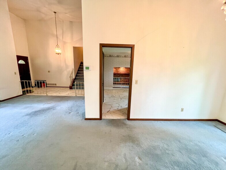 Building Photo - 25946 Tallwood Dr