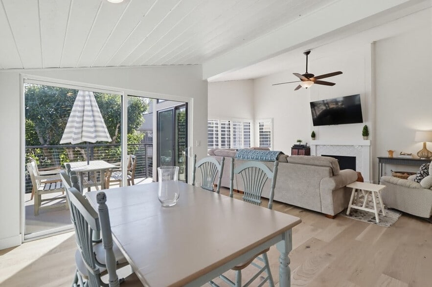 Building Photo - 521 S Sierra Ave