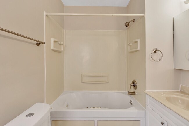 Primary Bathroom - 2313 E Fayette St