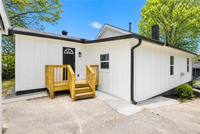 Building Photo - 2203 Wingate St SW