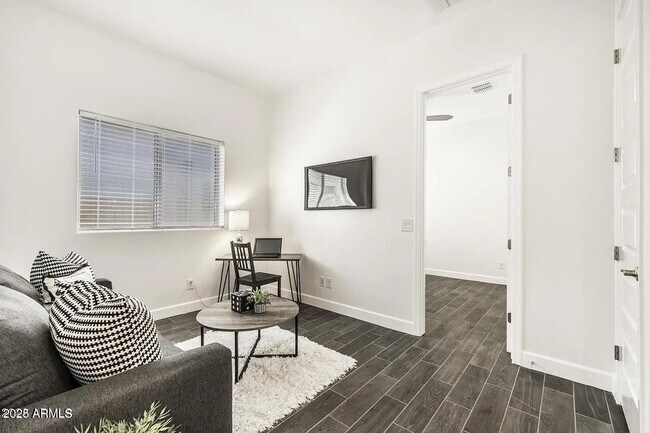 Building Photo - 352 W Glacier Bay Dr