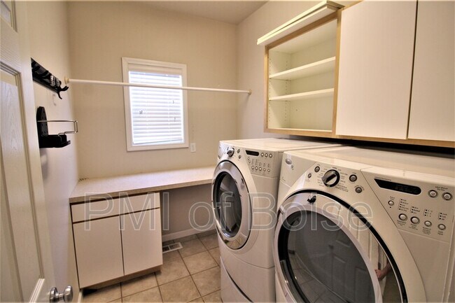 Building Photo - 1485 E Feather Nest Dr