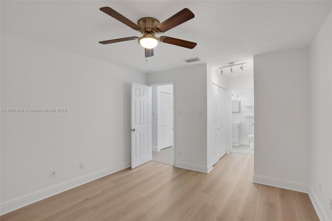 Building Photo - 15770 SW 106th Terrace