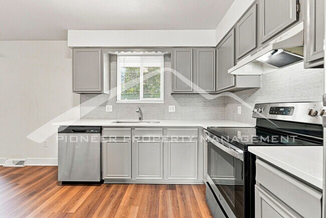 Building Photo - 179 Eaton Ct