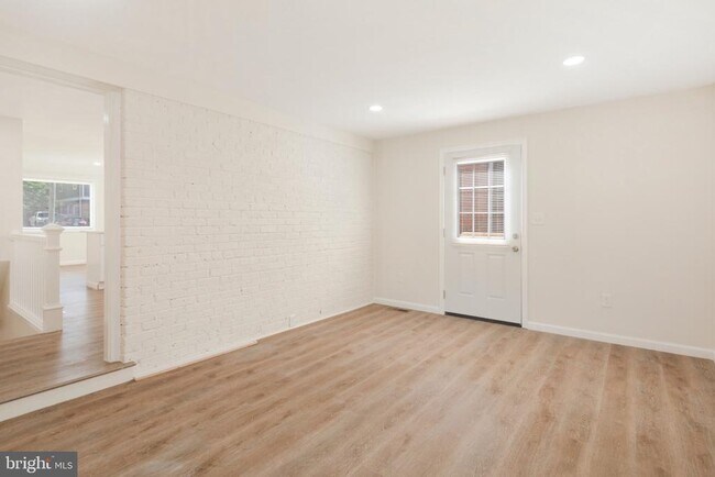 Building Photo - 12608 Farnell Dr