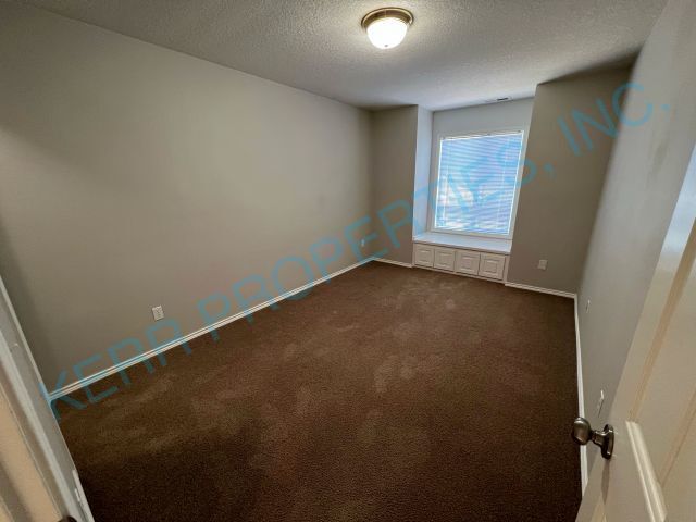 Building Photo - 14824 SE Sieben Creek Dr