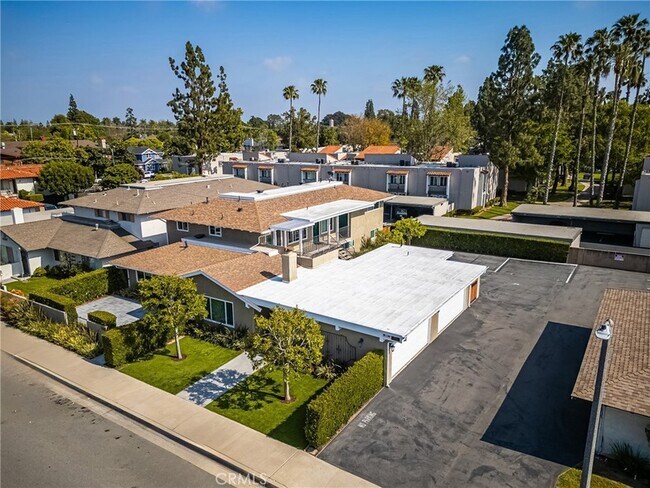 Building Photo - 338 W Kelly Ave