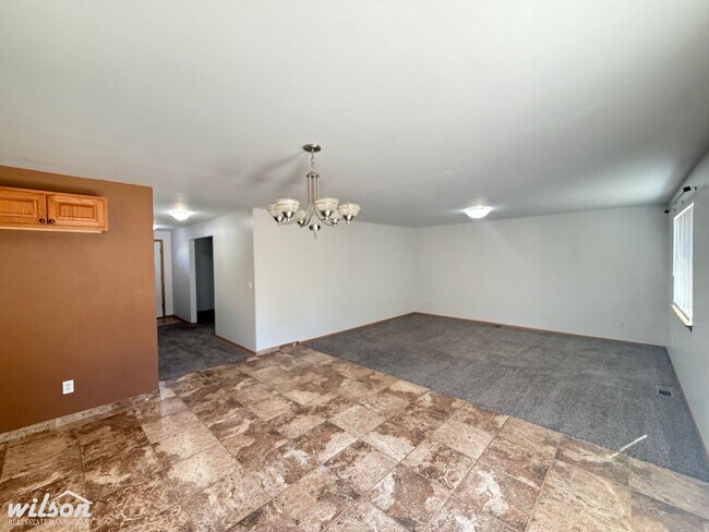 Building Photo - 7400 Richey Rd