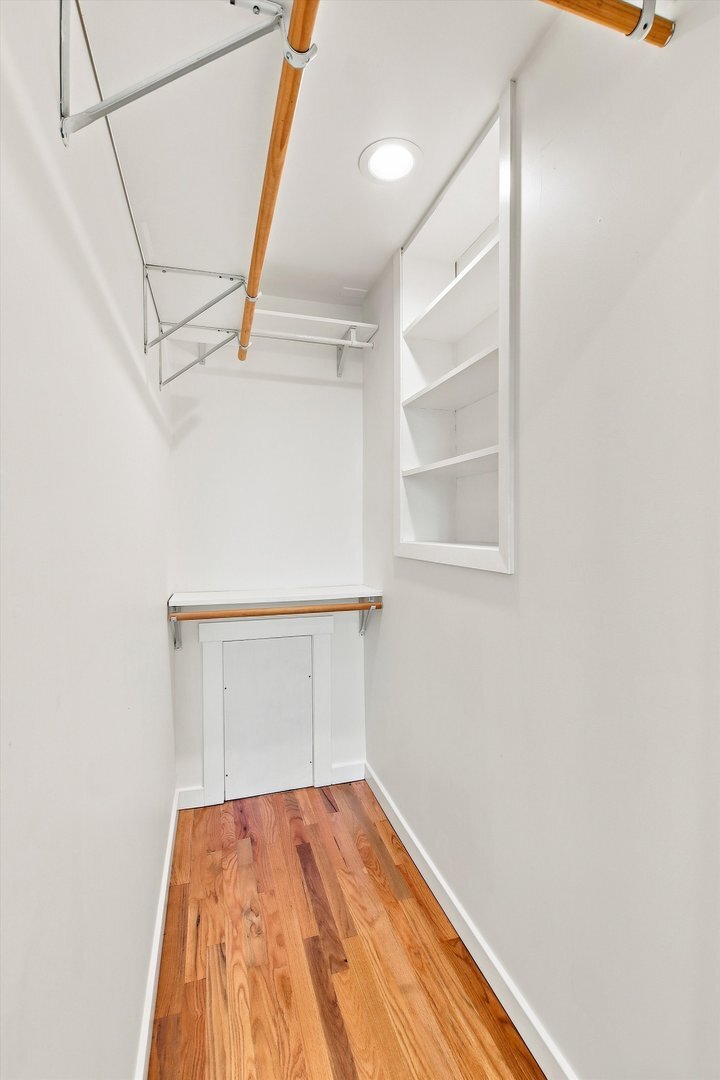 Building Photo - 708 N Wood St