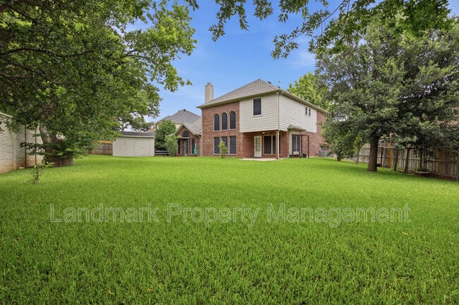 Building Photo - 2115 Lexington Dr