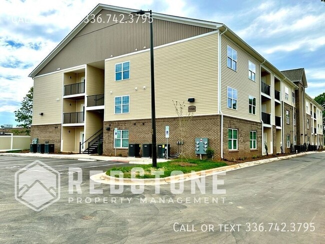 Building Photo - 1020 S Williamson Ave